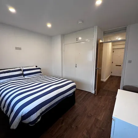 Modern 1 Bedroom Apartmán