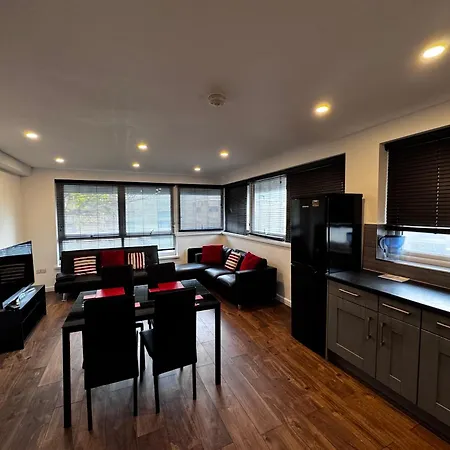 Modern 1 Bedroom *