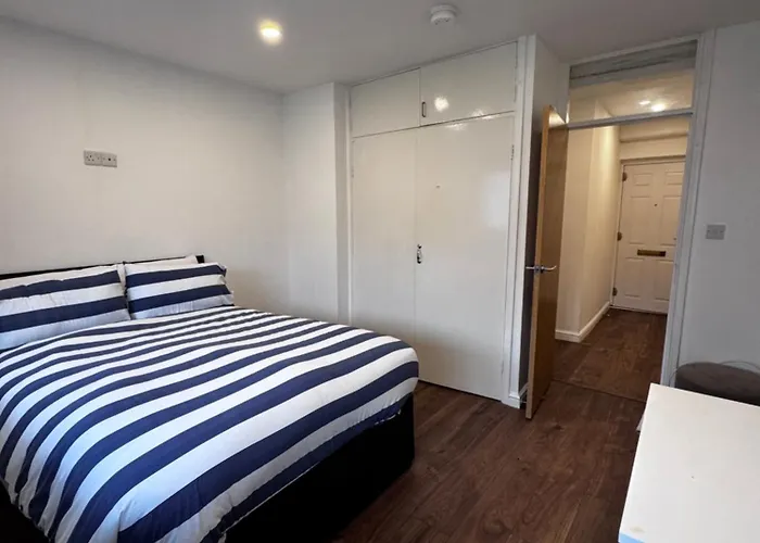 Modern 1 Bedroom Апартаменти