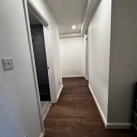 Modern 1 Bedroom Leeds (West Yorkshire)